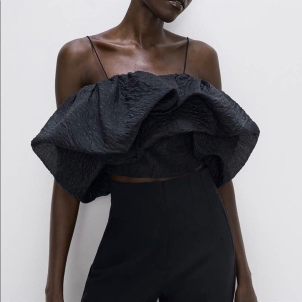 NWT Zara Voluminous Black Crop Top Size Medium